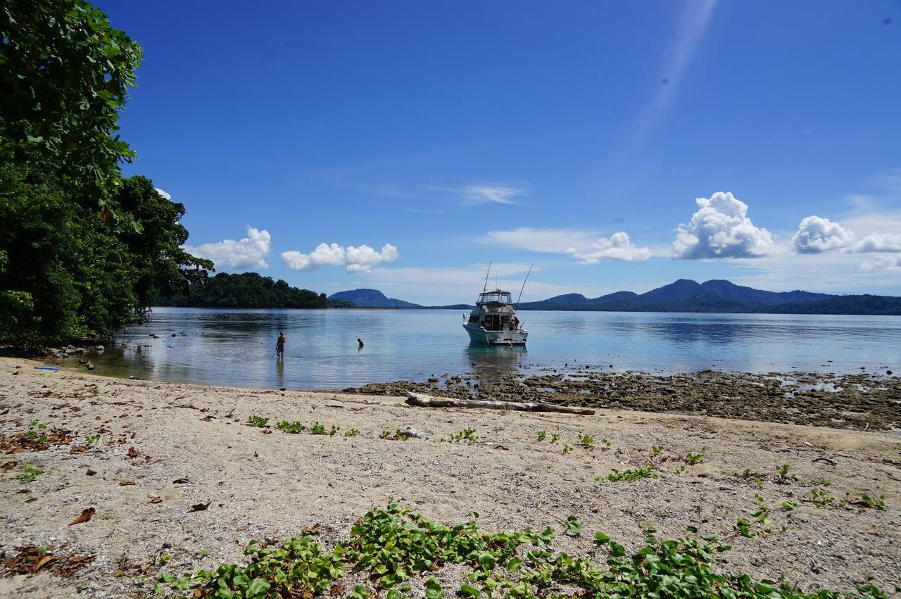 Liamo Reef Resort Kimbe Exterior photo